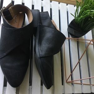Qupid strappy black flats